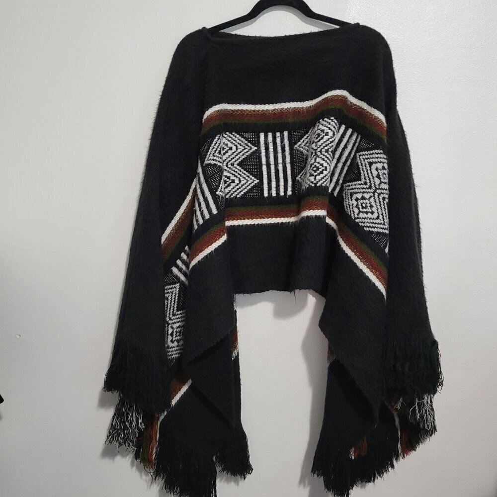 Gorgeous Artsy Aztec Boho Print Poncho Wrap Black Size OS - Picture 6 of 9
